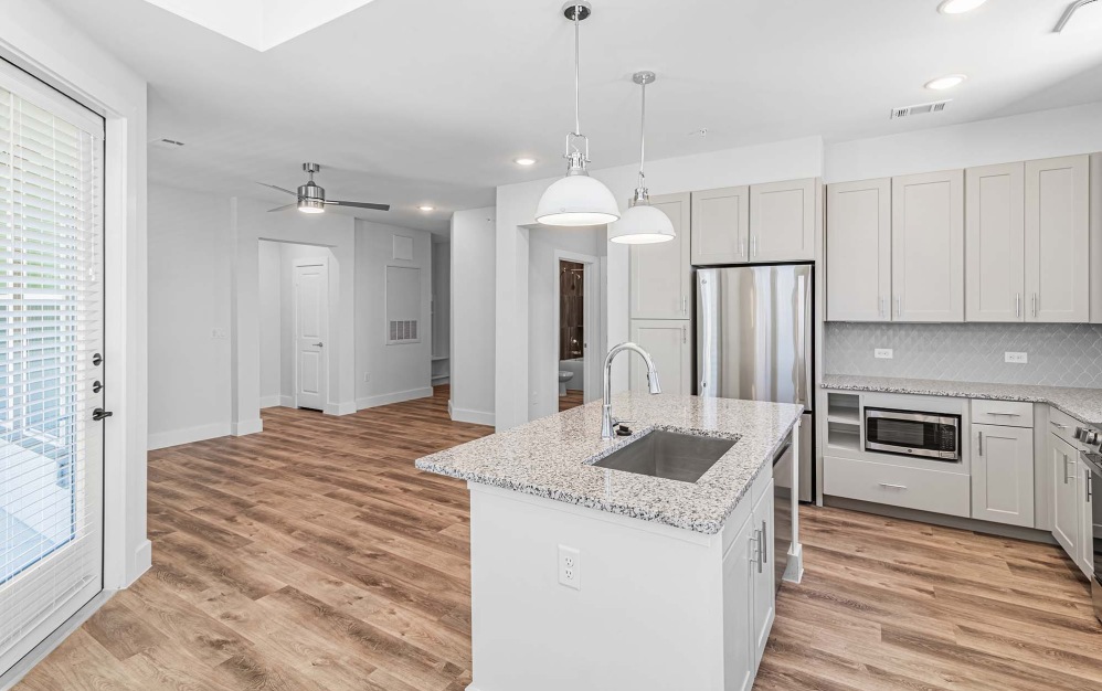 B2-G - 2 bedroom floorplan layout with 2 bathrooms and 1139 square feet (View 2
)